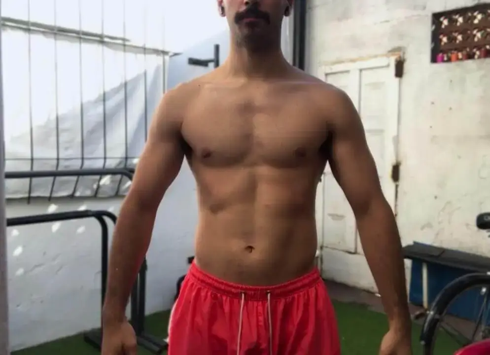 Pose y biotipo de un ectomorfo