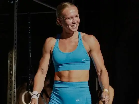 Vera Khezina atleta de calistenia destacado en España.