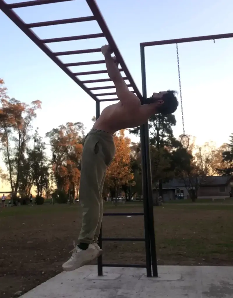 Calentamiento de calistenia para espalda con retracciones escapulares